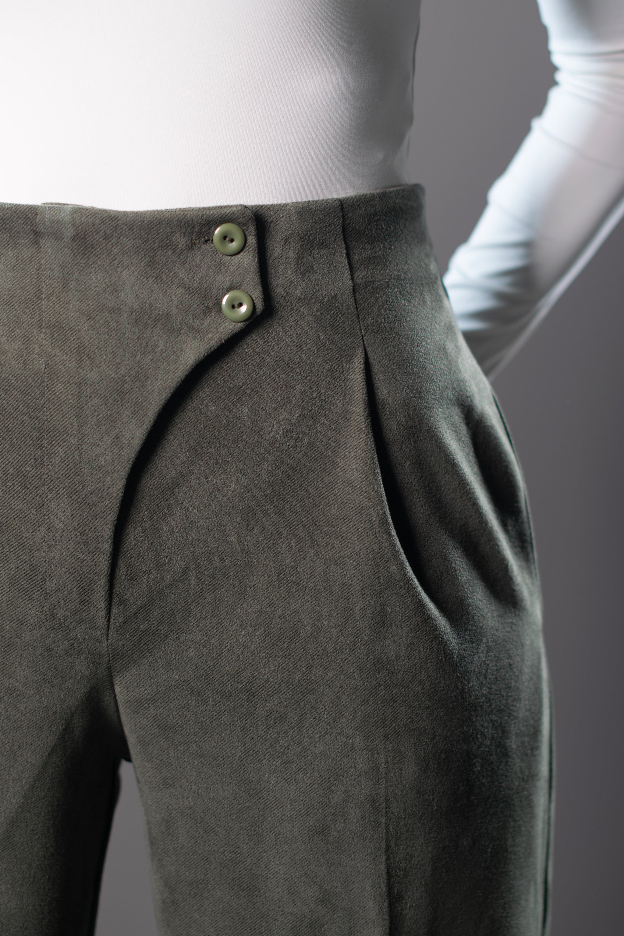 Sculpted Waist Pleated Trousers - Olive